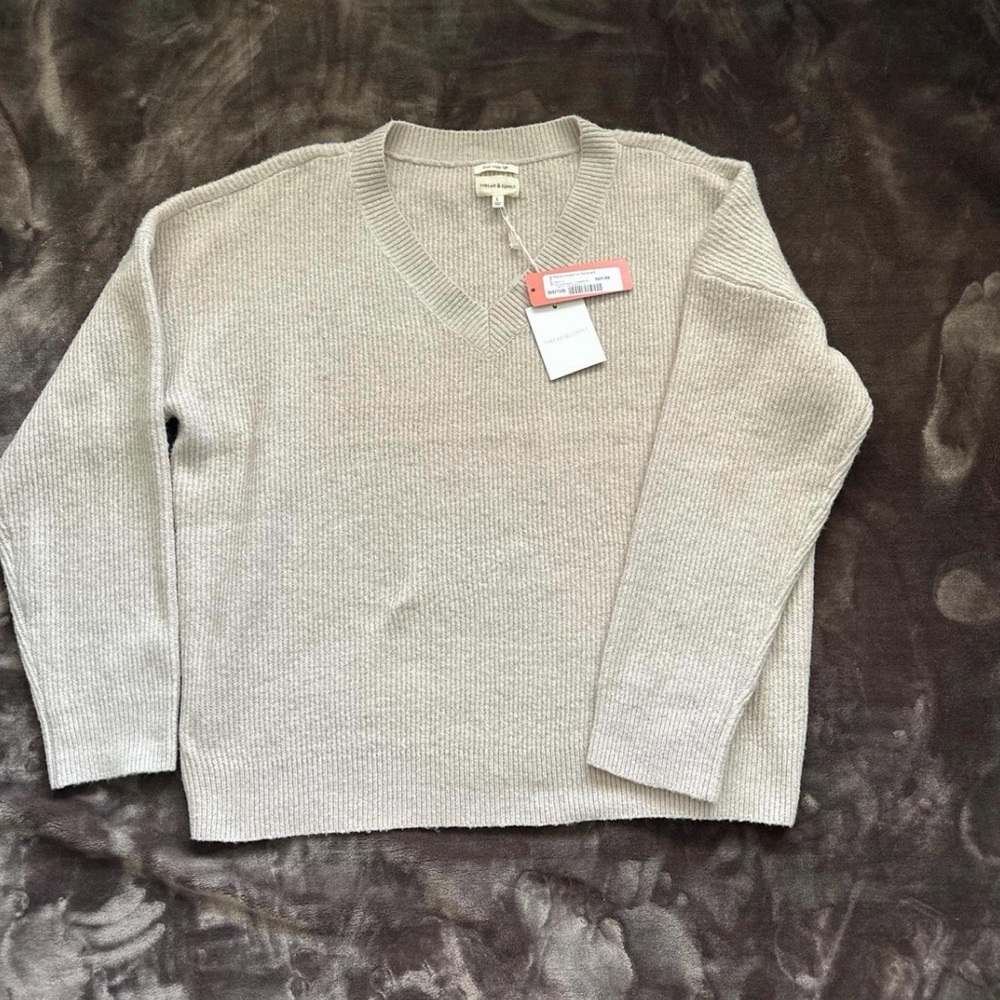 Thread & Supply Heather oatmeal, V-Neck Sweater